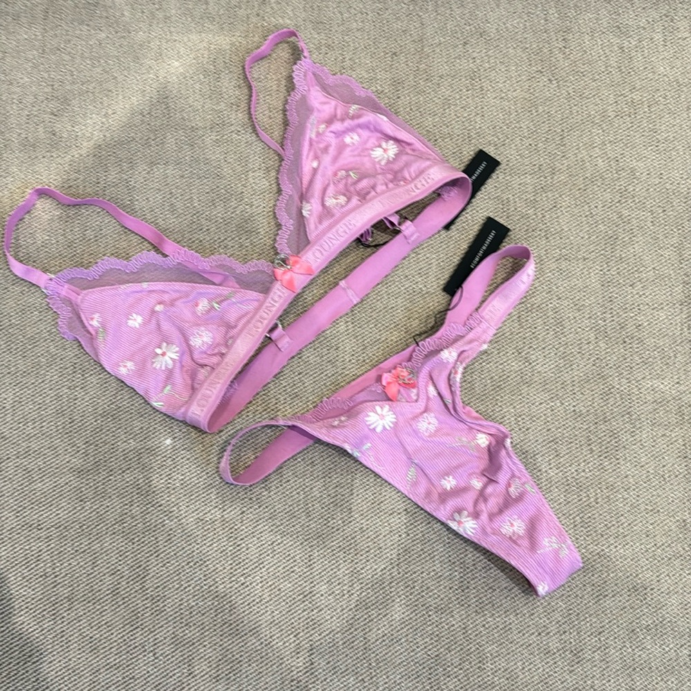 Lounge bra and panty set